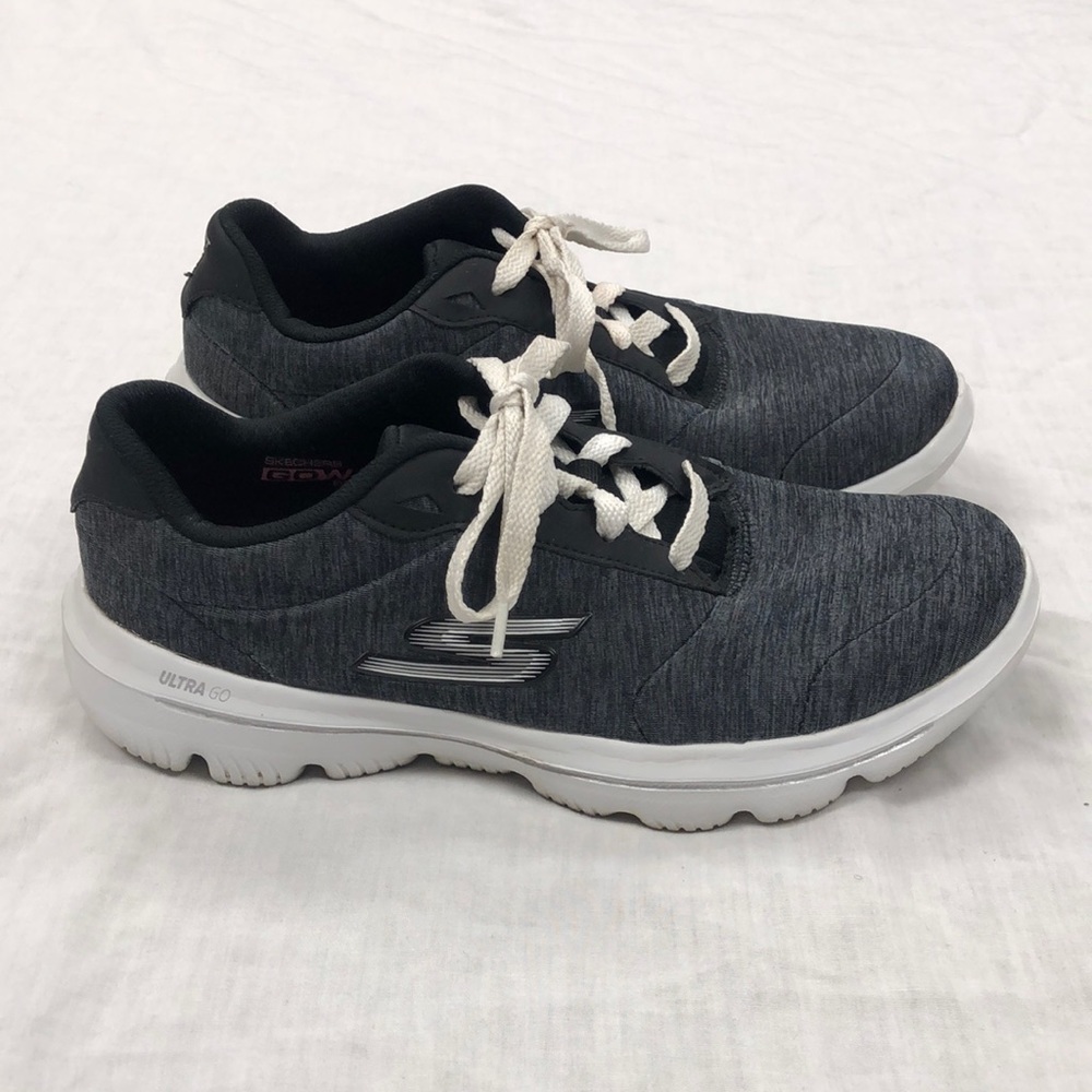 Skechers Women's Go Walk Evolution Ultra-15756 Sneakers/ Size: 7.5/ Black-White